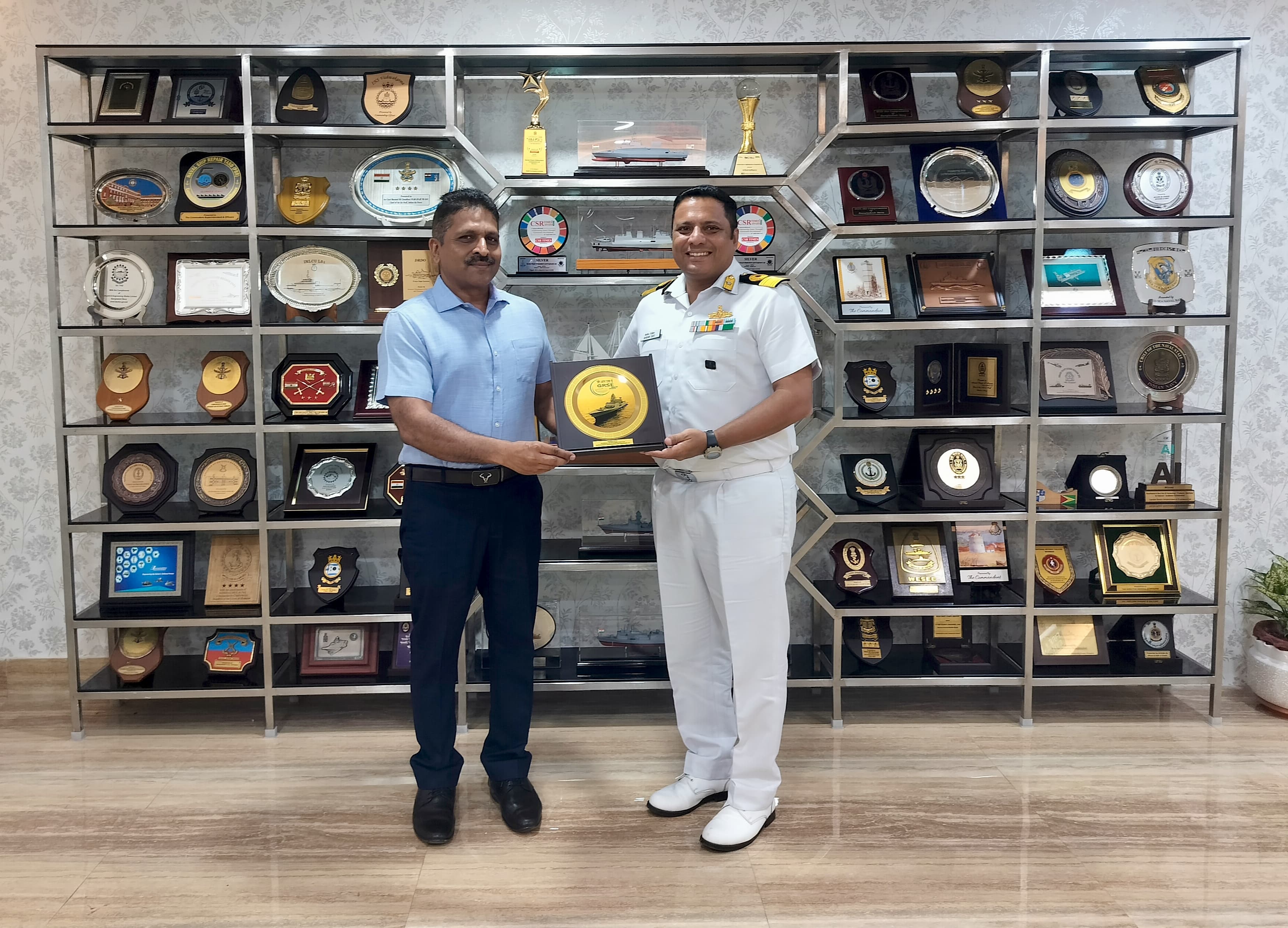CMDE SHISHIR DIXIT, GM NSRY (KOCHI) CALLS ON CMD, GRSE 01 JUL 25 - Thumbnail